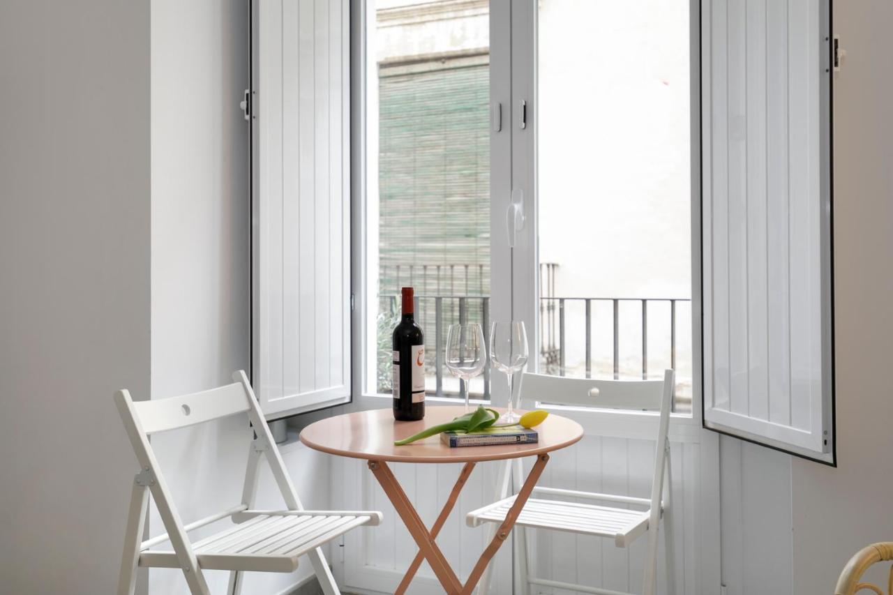 Hi Room - Smart Apartments - He 1 Granada Kültér fotó